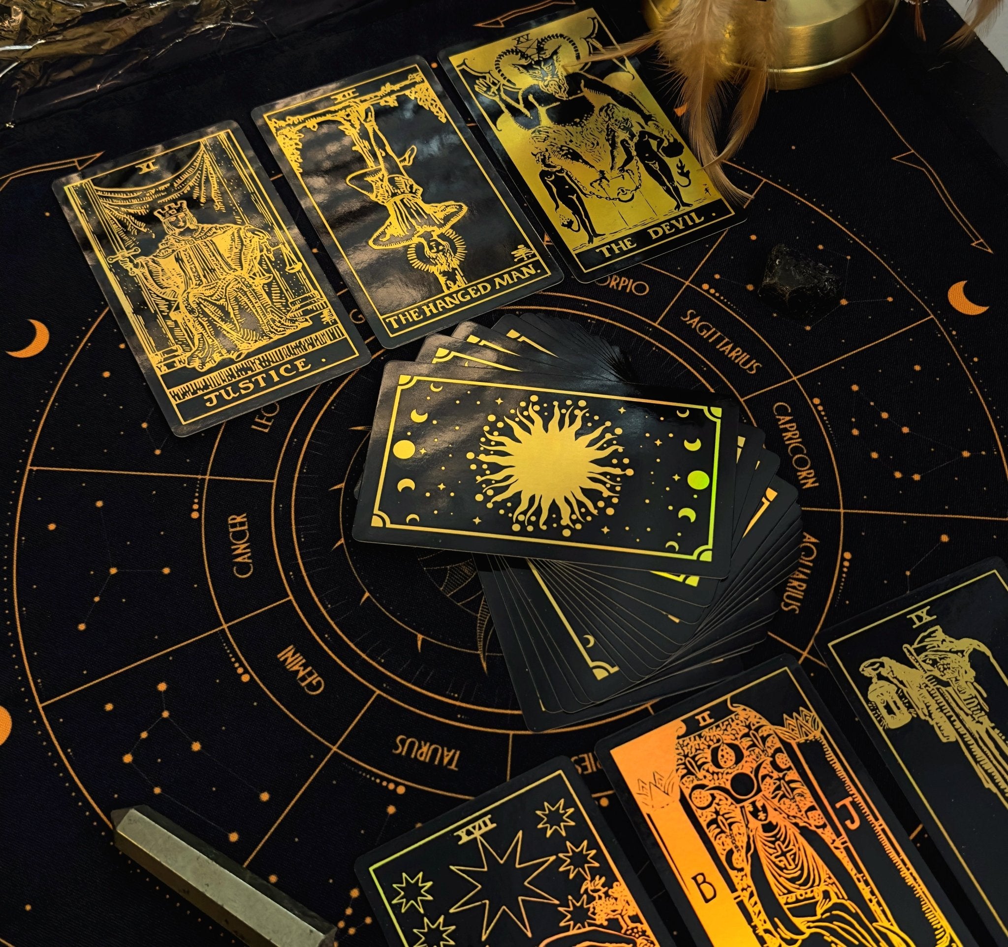 ゴールド箔タロット 1909年クラシック – Dark Forest Tarot Cards